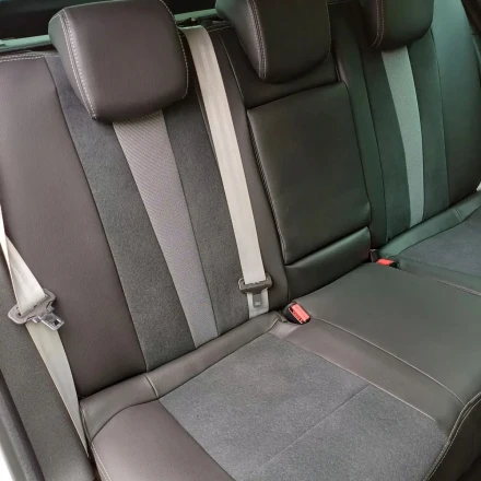 Чехлы на Renault Megane III (Рено Меган 3) из экокожи велюра и гобелена