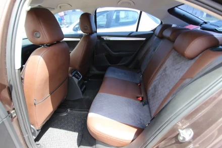 Чехлы на Skoda Octavia A7 из экокожи и антары Eco Lazer+Antara 2020 (R) коричнево-серые