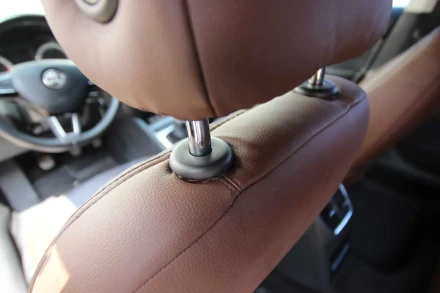 Чехлы на Skoda Octavia A7 из экокожи и антары Eco Lazer+Antara 2020 (R) коричнево-серые