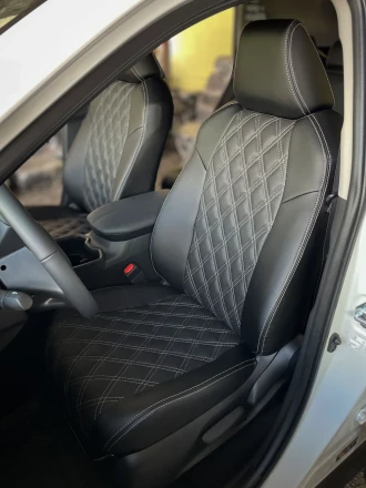 Чехлы на Toyota Rav4 V (Тойота Рав4 5) из экокожи AM Rubin-R