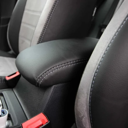 Чехлы на Volkswagen Golf VII и E-Golf (Фольксваген Гольф 7) из экокожи и антары EcoLazer+Antara черно-серые