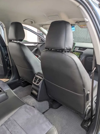 Чехлы на Skoda Octavia A7 из экокожи и антары ELA2020P черно темно-серые