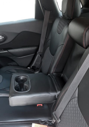 Чехлы на Jeep Cherokee из экокожи и автоткани с тиснением ромб