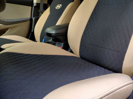 Чехлы на Hyundai Elantra MD 2015 США из гобелена с тиснением по центру