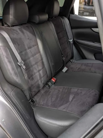 Чехлы на Nissan Rogue Sport (Ниссан Рог Спорт) из экокожи и антары ELA2020P