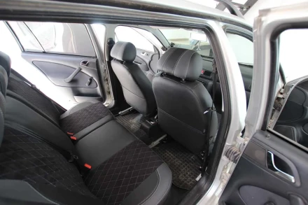 Чехлы на Skoda Octavia Tour из экокожи и антары Vip Elite с прострочкой ромб