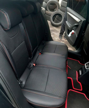 Чехлы на Skoda Octavia А7 (Шкода Октавиа А7 пилот) из экокожи и гобелена