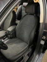 Чехлы на Skoda Octavia A5 из экокожи и итальянской алькантары с прошивкой соты Sport 3