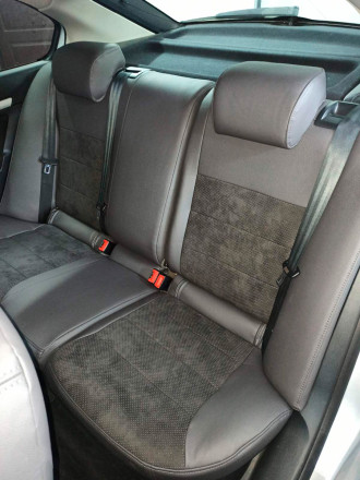 Чехлы на Skoda Octavia A7 (Шкода Октавия А7) из экокожи и алькантары