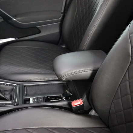 Чехлы на Volkswagen Golf VII и E-Golf (Фольксваген Гольф 7) из экокожи Eco Grand