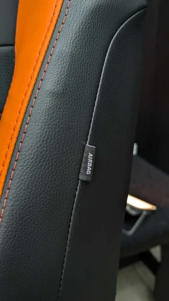 Чехлы на Volkswagen Golf V (Фольксваген Гольф 5) из экокожи и цветными вставками Comfort Plus 2