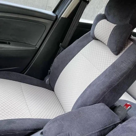 Чехлы на Renault Megane III из велюра и гобелена с тиснением