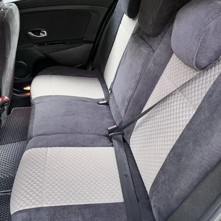 Чехлы на Renault Megane III из велюра и гобелена с тиснением