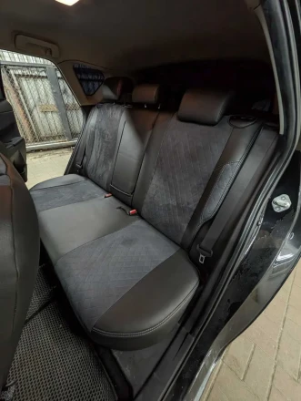 Чехлы на Toyota Auris II из экокожи и польской алькантары EL2020R