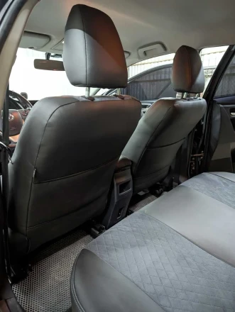 Чехлы на Toyota Auris II из экокожи и польской алькантары EL2020R