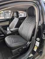 Чехлы на Ford Fusion USA (Форд Фьюжн США) из экокожи с прострочкой соты Sport 3