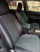 Чехлы на Toyota Camry 50 (EU) из экокожи и алькантары с прострочкой ромб