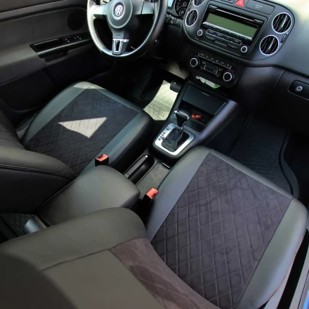 Чехлы на Volkswagen Golf Plus (Фольксваген Гольф Плюс) из экокожи и антары EPA