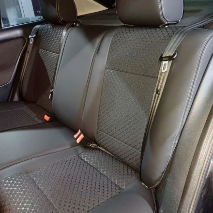 Чехлы на Skoda Octavia Tour из экокожи и гобелена с тиснением