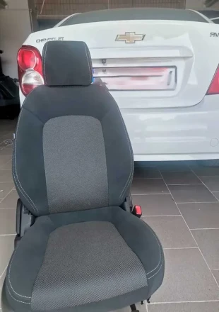 Чехлы на Chevrolet Aveo T300 (Шевролет Авео Т300) из велюра и ткани