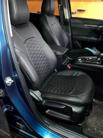 Чехлы на Mazda CX-5 KF (Мазда СХ-5) из экокожи с прострочкой соты Comfort 3