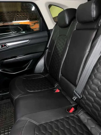 Чехлы на Mazda CX-5 KF (Мазда СХ-5) из экокожи с прострочкой соты Comfort 3