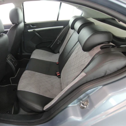 Чехлы на Skoda Octavia A5 из экокожи и антары ELA2020 (R) черно-серые