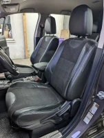 Чехлы на Mitsubishi Outlander III из экокожи со вставками под карбон и выгнутой прострочкой Sport 1