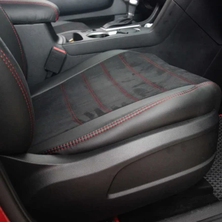 Чехлы на Kia Sportage IV QL из экокожи и антары ELA2020P черные