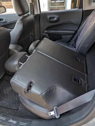 Чехлы на Jeep Compass II (Джип Компасс 2) из экокожи и антары Antara