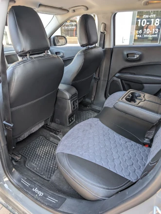 Чехлы на Jeep Compass II (Джип Компасс 2) из экокожи и антары Antara