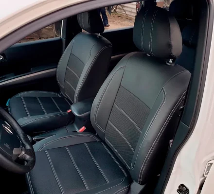 Чехлы на Subaru Forester из экокожи и ткани Vip Elite