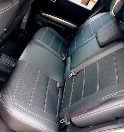 Чехлы на Subaru Forester из экокожи и ткани Vip Elite