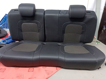 Чехлы на Cherry Tiggo E (Чери Тигго Е) из экокожи и гобелена черные