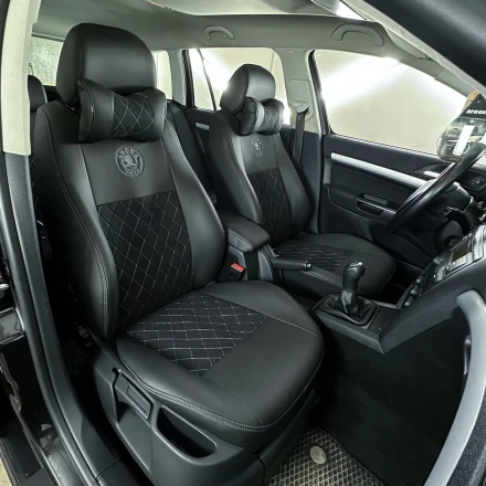 Чехлы на Skoda Octavia A5 (Шкода Октавия А5) из экокожи и антары EPA чорно-серые