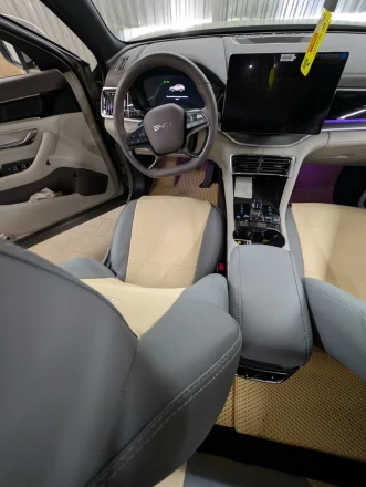 Чехлы на BYD Song Plus (Бид Сонг Плюс) из экокожи EL серо-бежевые