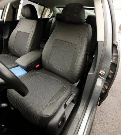 Чехлы на Subaru Legacy из экокожи и ткани Vip Elite