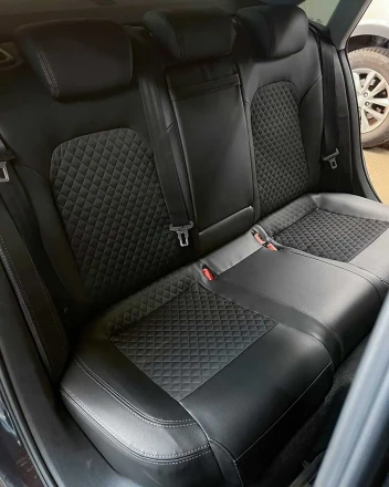 Чехлы на Audi A4 B8 (Ауди А4 Б8) из экокожи и ткани с тиснением Comfort 1