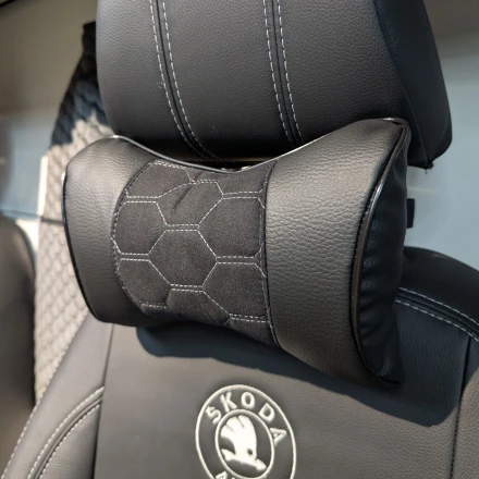 Подушка на подголовник из экокожи и антары EMC с прошивкой соты