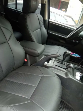Чехлы на Jeep Grand Cherokee II WJ из экокожи с перфорацией