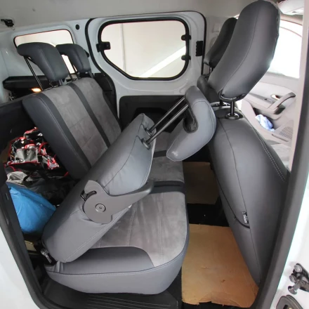 Чехлы на Renault Express из экокожи и антары Antara