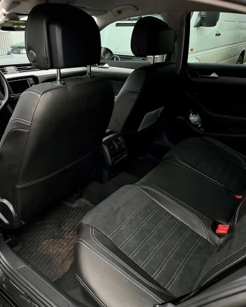 Чехлы на Volkswagen Passat B8 (Фольксваген Пассат Б8) из экокожи и алькантары Sport 3