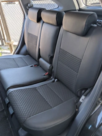 Чехлы на  Honda CR-V III (Хонда ЦР-В 3) из экокожи и ткани с тиснением ромб