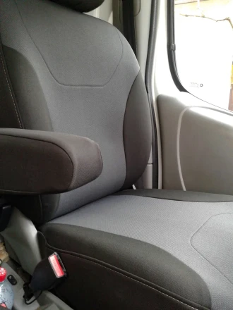 Чехлы на Renault Trafic (1+2) из гобелена чорно-серые