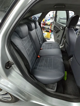 Чехлы на Ford Focus II (Форд Фокус 2) из экокожи и антары ELA2020P