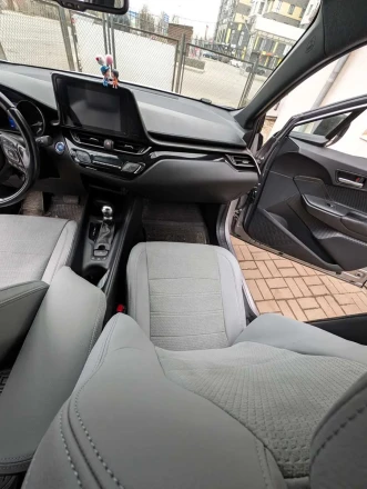 Чехлы на Toyota C-HR из экокожи и алькантары Sport 3