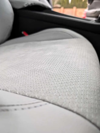 Чехлы на Toyota C-HR из экокожи и алькантары Sport 3