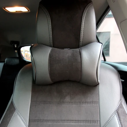 Подушка на подголовник из экокожи и антары EMC серо-чёрная