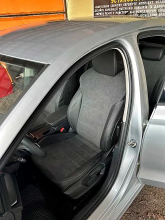 Чехлы на Skoda Octavia A8 (Шкода Октавия А8) из экокожи и итальянской алькантары Sport 3