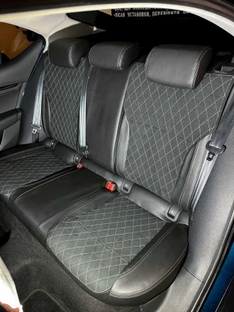 Чехлы на Skoda Octavia A8 (Шкода Октавия А8) из экокожи и алькантары ромб Sport 3